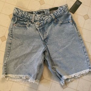 Wild Fable high rise Bermuda shorts with off-set button closure size 00